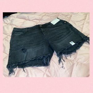 NWT    Black midi shorts